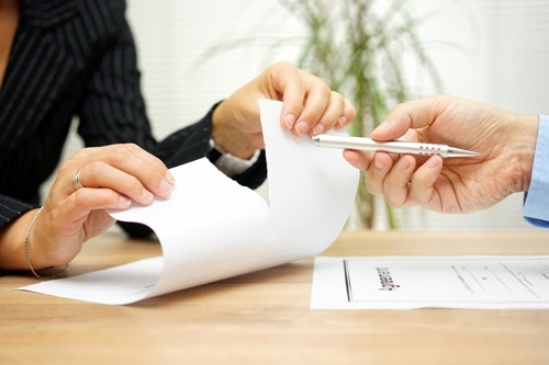 What Happens If a Spouse Won’t Sign Divorce Papers?